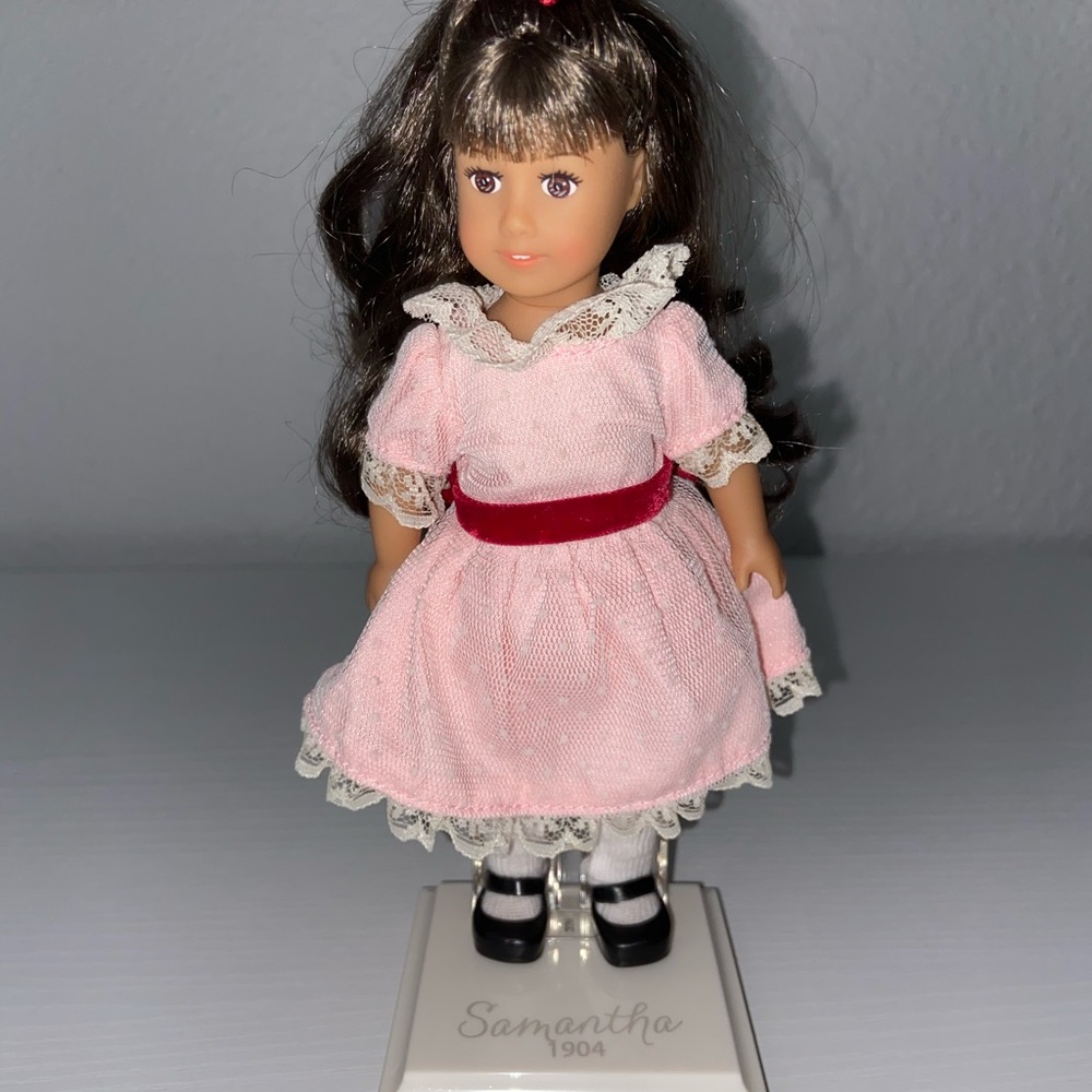 Mini American Girl Doll - Samantha with stand!